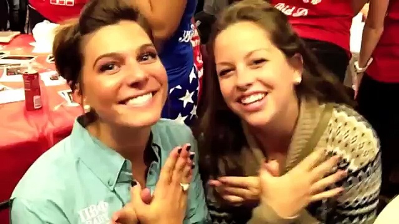 Mo Alpha Pi Beta Phi: Kisses for the Troops