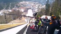 Increíble salto de esquí de 237,5 metros en primera persona