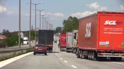 Bulgaristan'a Açılan Gümrük Kapılarındaki Tır Kuyruğu