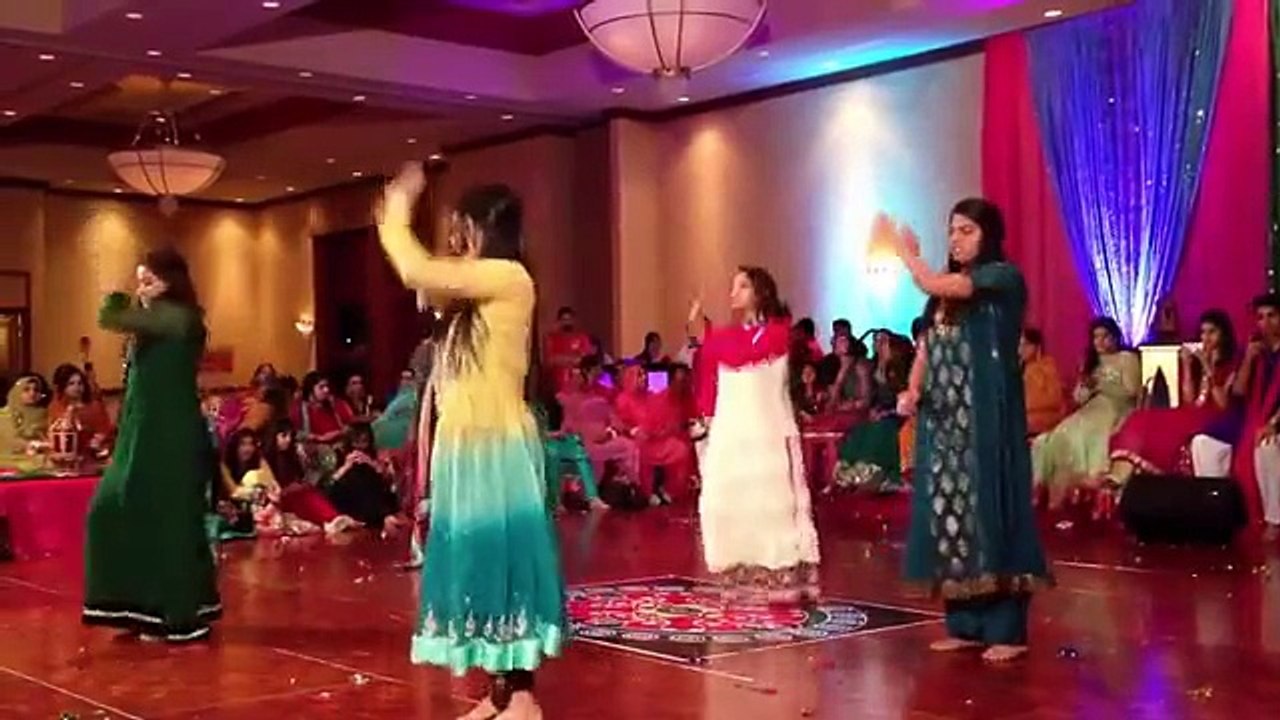 Beautiful Wedding Mehndi Dance Video