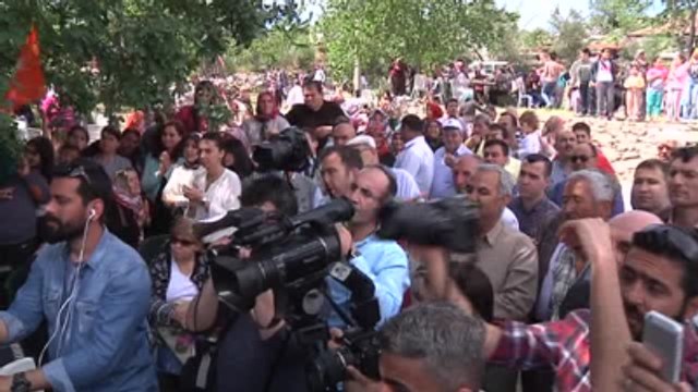 Arınç: Bu İstikrarlı Hükümetin Devamı Çok Önemlidir. Macera, Millet Hayatında Olmaz