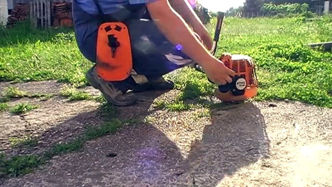 Using my Stihl FS 85 brushcutter with the cutting/trimmer line head on pt. 1