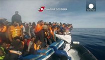 Dramma migranti: è corsa contro il tempo dei soccorsi, 4100 migranti salvati in 24ore