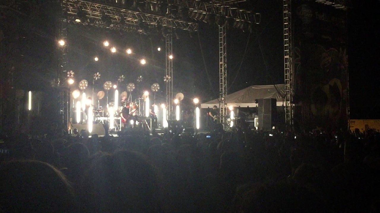 paramore - "brick by boring brick" live at BSMF
