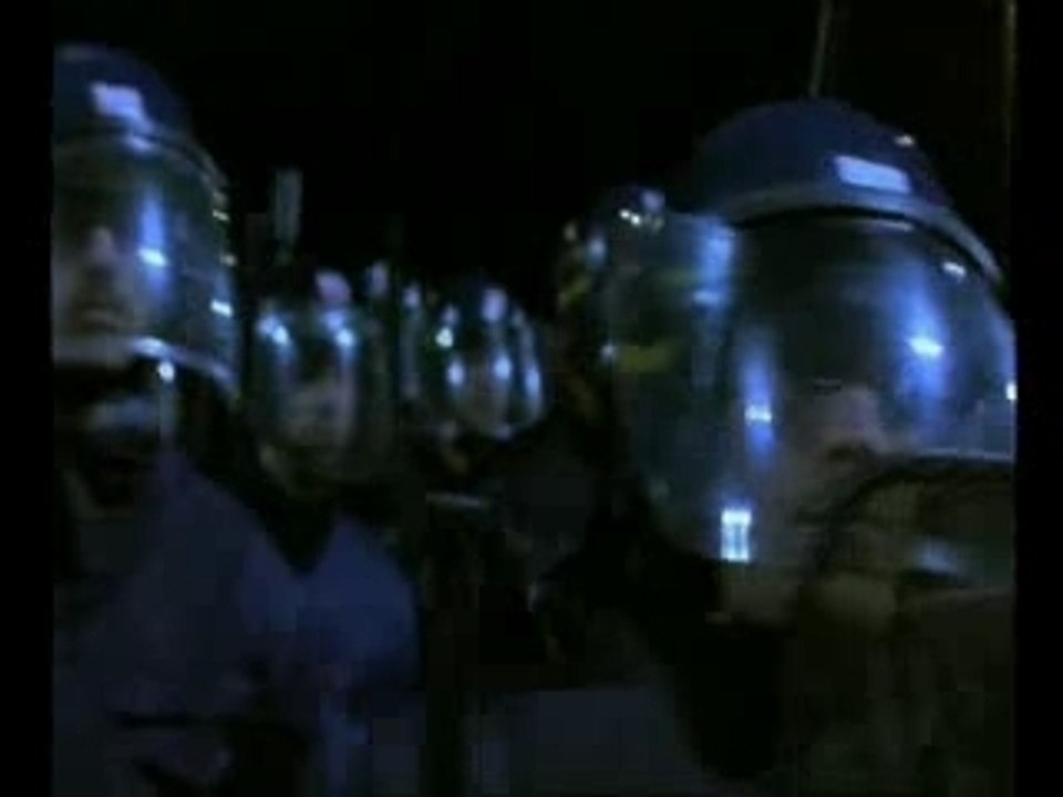 Baston Flic vs Racaille