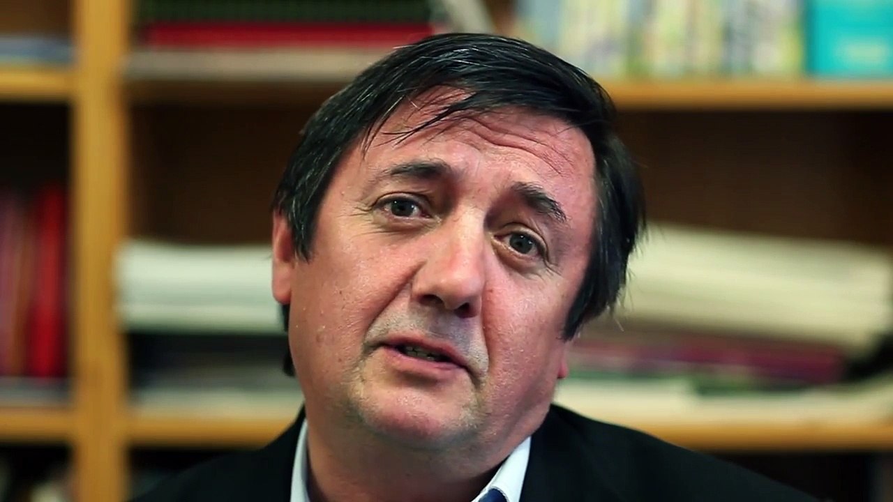 WIKITONGUES: Iain speaking Scottish Gaelic