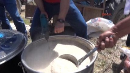 Manisa-Arınç' In Siyasetteki Başarı Sırrı Keşkek -1