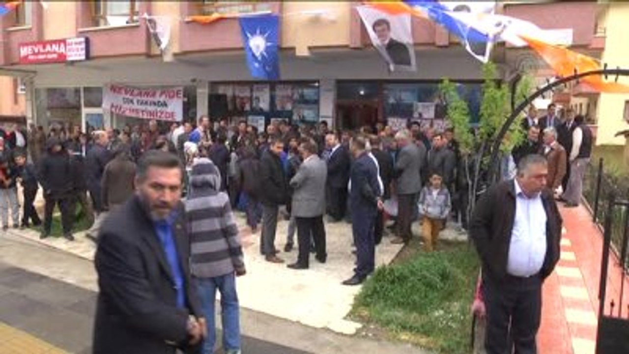 Akdoğan: "Bunlarınki Vampir Siyaseti. Bunlar Gece Başka Gündüz Başka"