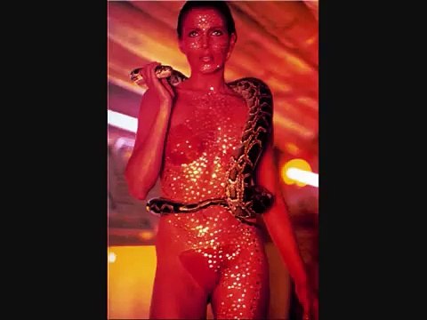 lucy lawless renee o' connor joanna cassidy shirley maclaine catherine deneuve are beautiful girls