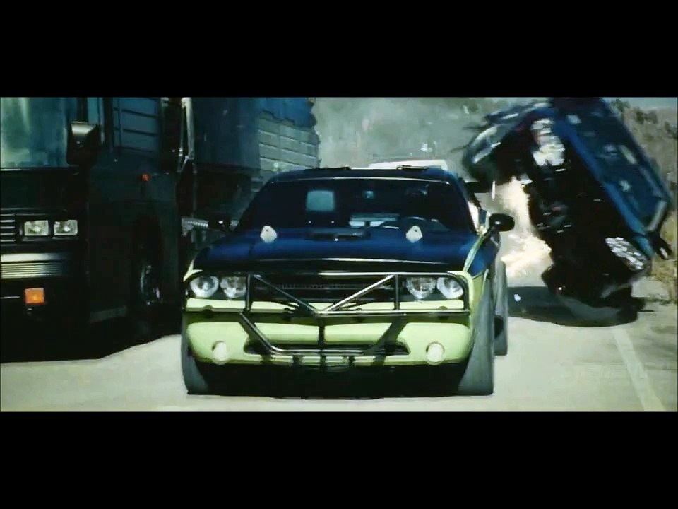 Fast and Furious 7  Scene -  Bus  !