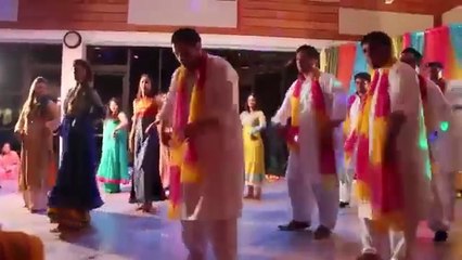 Me karu To Sala Character Dhila Dheela Hai Wedding Dance