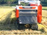 Rice harvesting machine