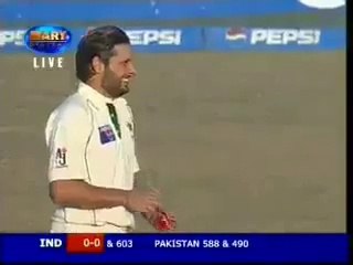 Shahid Afridi ● Fast Bowler....!!!