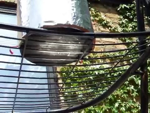 Simple solar Stirling engine with solar reflector