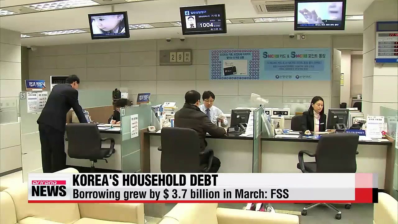 Koreans borrowing more, with most loans for housing purchases