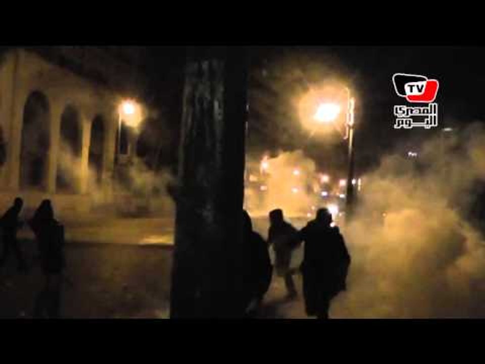 إطلاق قنابل الغاز بكثافة على كورنيش النيل