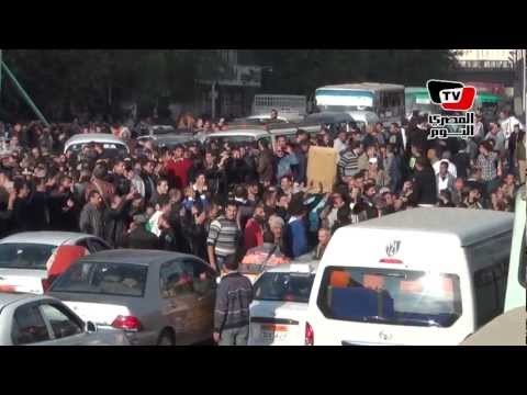 عمال «الشرقية للدخان» يقطعون الطريق للمطالبة بالحوافز