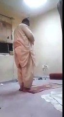 کیا یہ واقعی نماز ادا کررہا ہے؟؟ ہماری دعاؤں میں... - Maulana Tariq Jameel