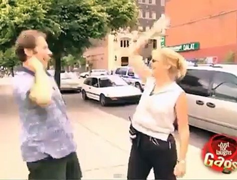 Une blague pour distraire les passants.