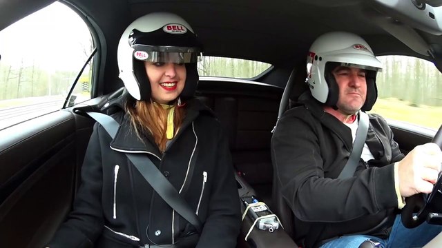 Porsche 911 : Be fait un tour sur le circuit de Montlhéry