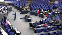 Im Bundestag: Wo ist Rösler? (Auskunft zum Panzer-Deal)