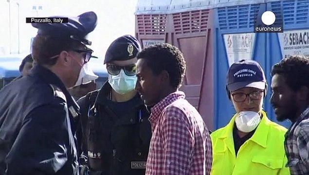 Поток мигрантов, бегущих в Европу от войн и нищеты, не иссякает