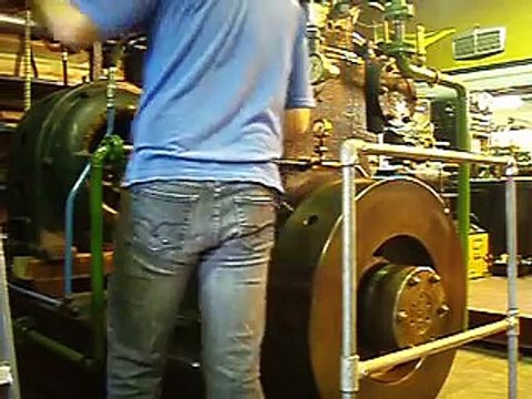 Starting and running of an Industrie 2D4 diesel engine