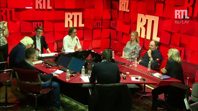 Régis Mailhot met au défi Stéphane Bern d'inviter deux auditeurs au restaurant