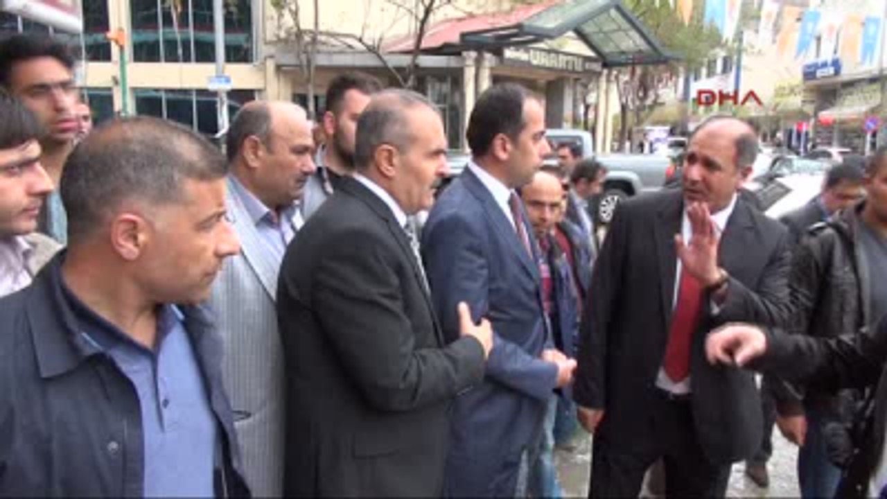 Van Ak Partililerin Esnaf Ziyaretinde Gerginlik Çıktı