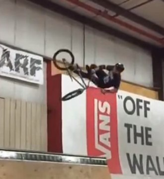 Nick Bruce - World First Flair Windshield Wiper‬