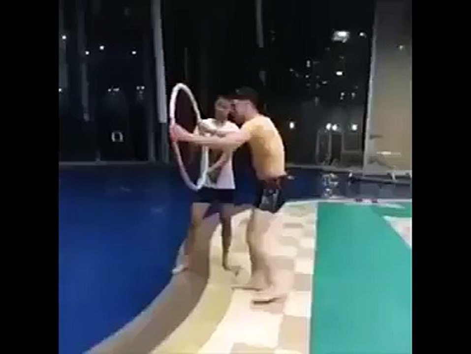 FunnyAthlet wants to be a good swimmer