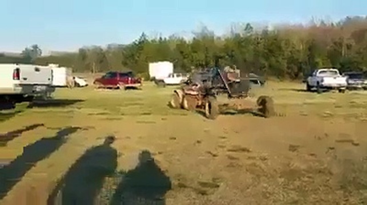 That funny guy want to be an aeroplane watch it
