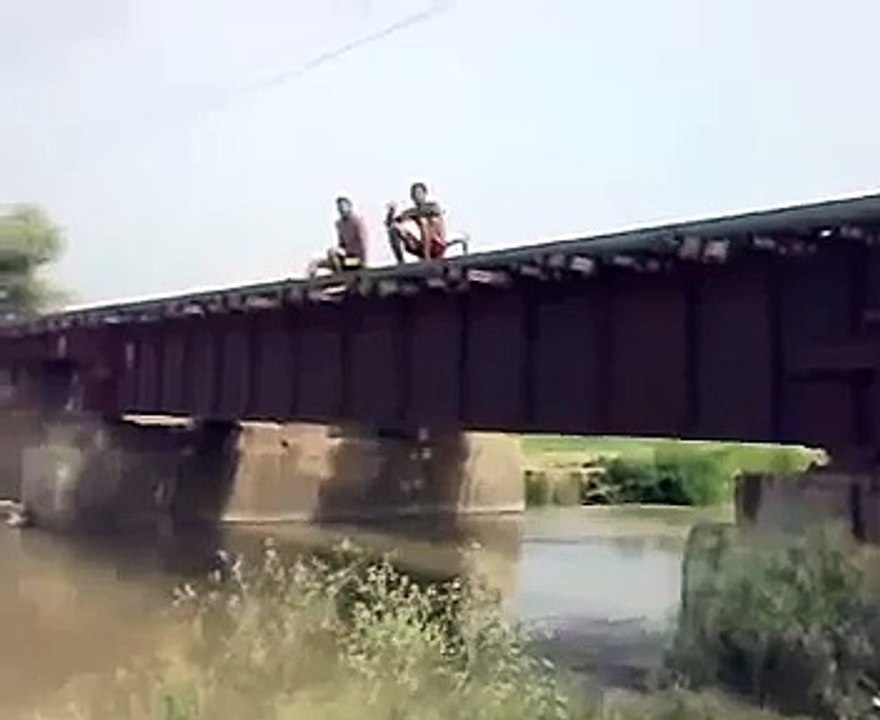 Very dangerous scene that must teach a brave lesson