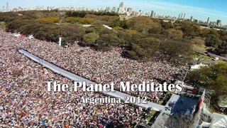 150 000 People Meditate with Sri Sri Ravi Shankar in Argentina