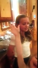 Esta niña impacta en las redes al subir vídeo cantando como Adele