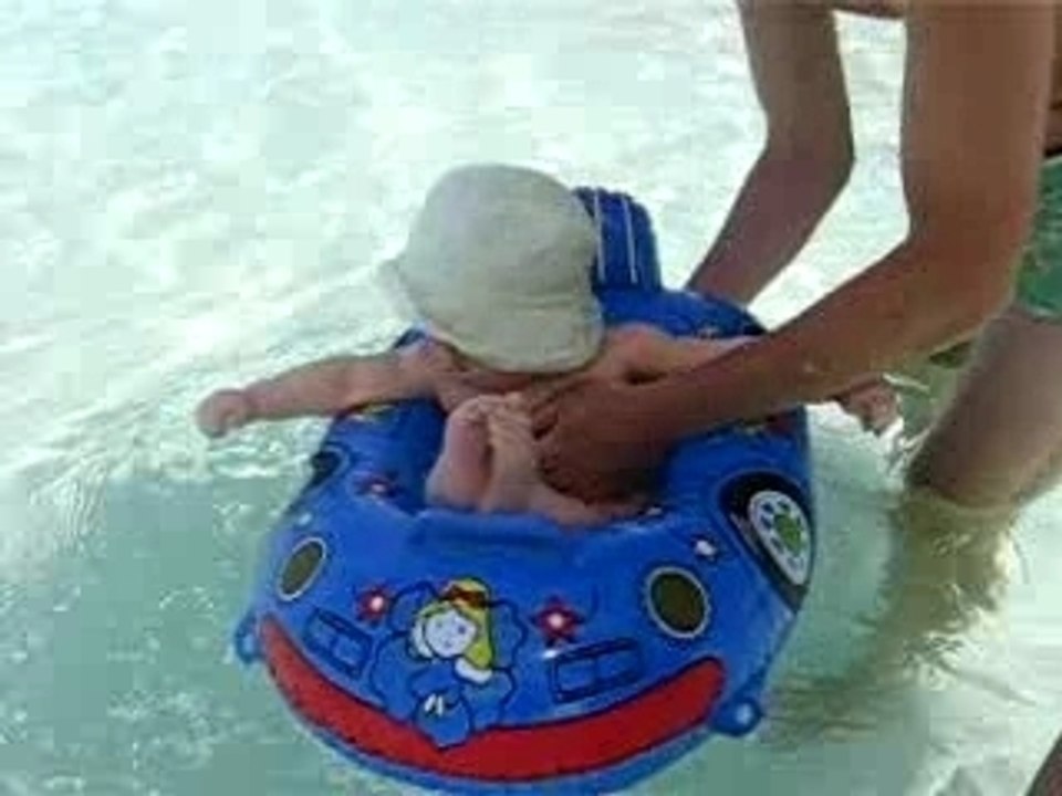 bateau sur l'eau