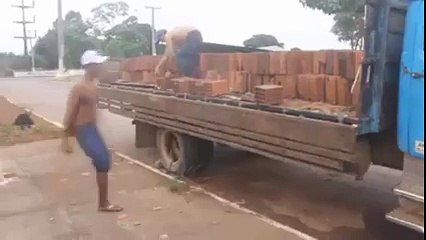 Dilenenlere İş Yok Diyenlere Gelsin.