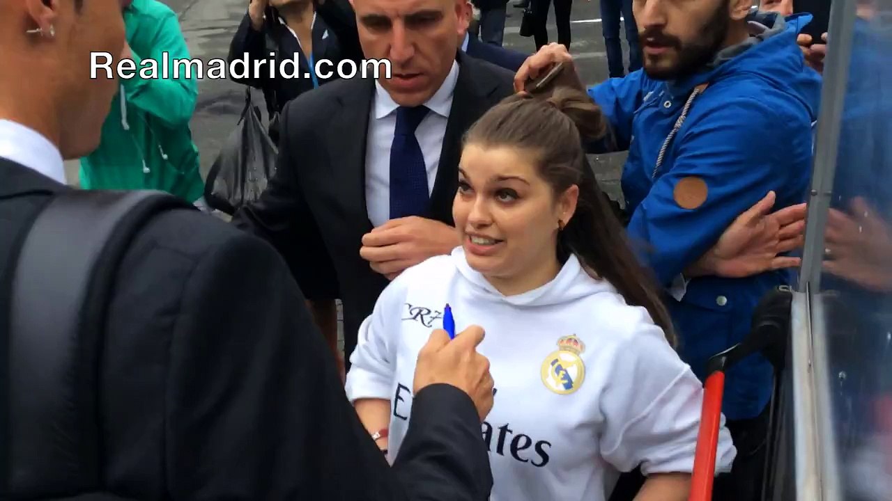 Une fan voit CR7 et ne peut sempêcher de pleurer