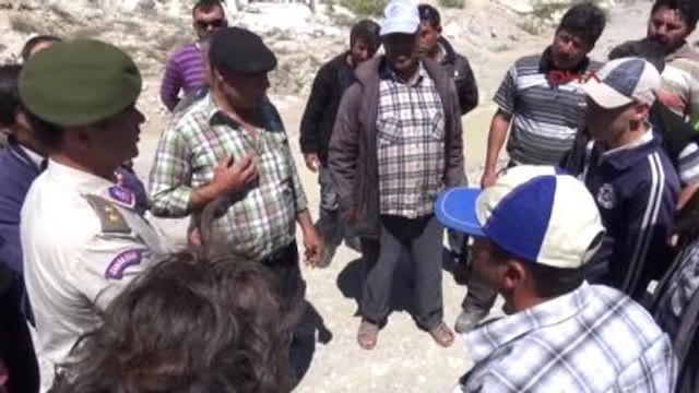 Milas Maden Kamyonlarından Bıkan Köylüler Yol Kesti Ek