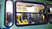 Torcida do Fortaleza depreda ônibus