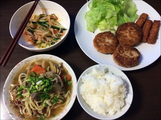 女飯　サクサク　カニクリームコロッケ食べる女　ASMR