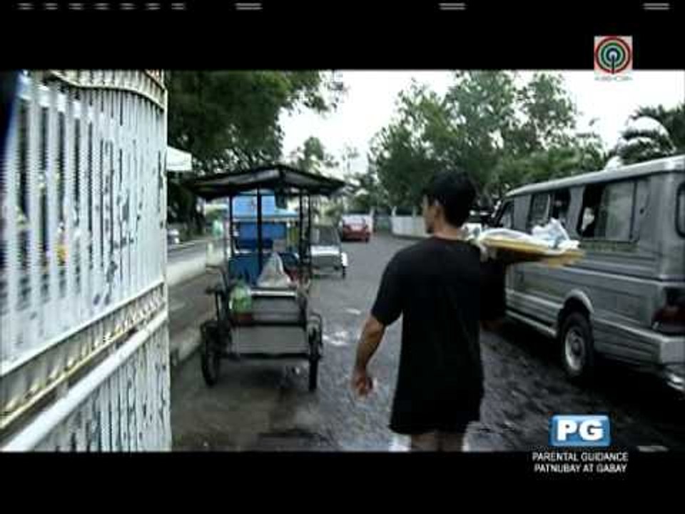 Viral English-speaking banana cue vendor shares story