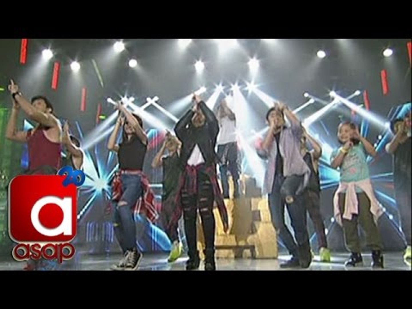 ⁣Enrique Gil dances with Celebrity Kids on ASAP
