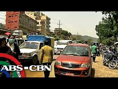 Mga Nepali, iniwan ang bahay matapos ang lindol