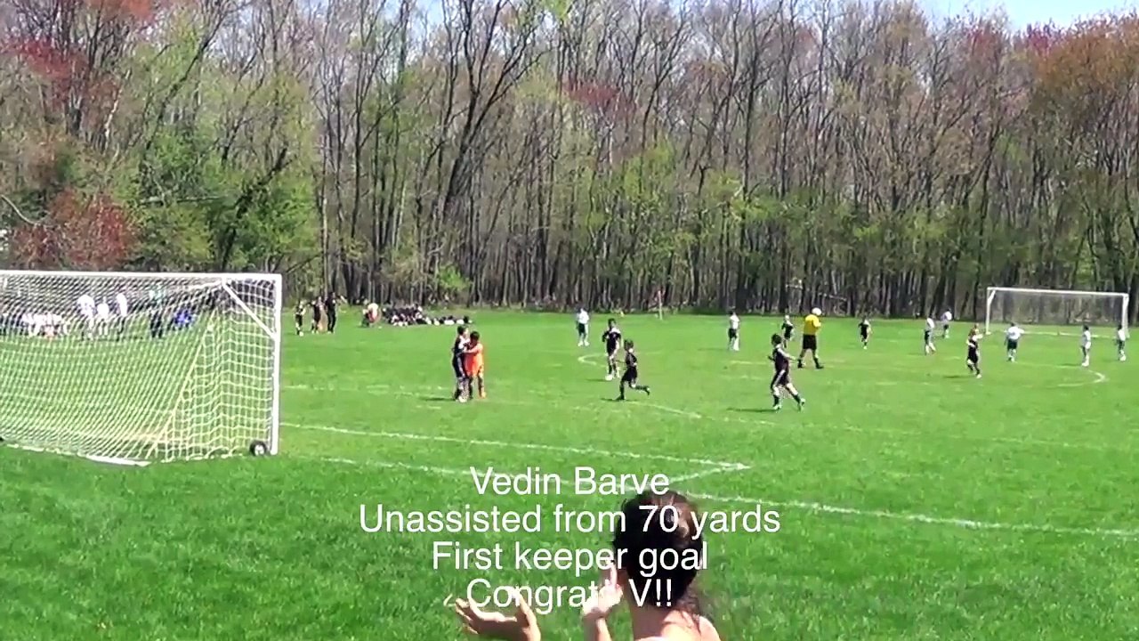 9 year old Goalkeeper scores goal off a strong punt (U9 Travel Soccer)