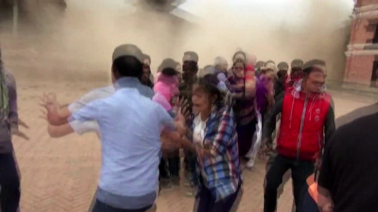 Nepal earthquake- Video shows terrified tourists as the temple collapse by Pankaj Jha Deutsche Bank