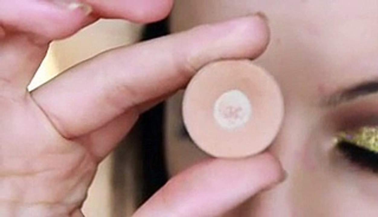 Smokey Eye with Gold Glitter Cut Watch The Tutorial Eye Makup