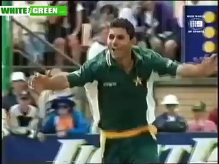 Abdul Razzaq v Sachin Tendulkar