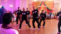 Best Mehndi Dance Bollywood Style (Tum Hi Ho, Jugni, Badtameez Dil) - VIP Boys