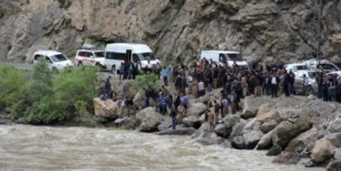 Zap Suyuna Uçan Kamyonetteki 5 Kişinin Cesedi Bulundu